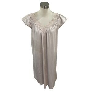 Vtg Vanity Fair Size M Cap‎ Sleeve Nylon Nightgown Lace Neck Pink Blush